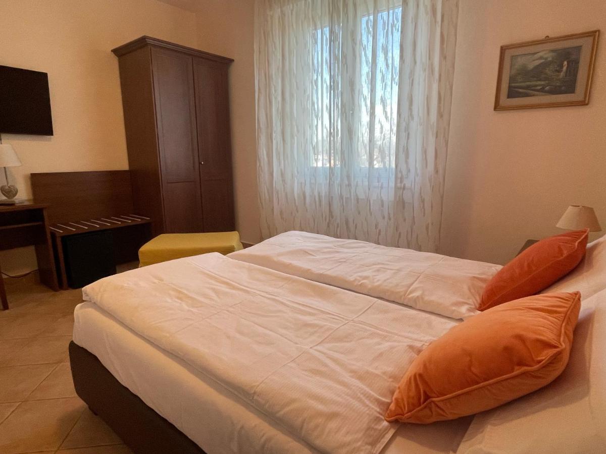 Betty'S House Bed & Breakfast Lazise Dış mekan fotoğraf